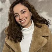 Hallo, ich bin Lily. Ich unterrichte seit 7 Jahren Englisch. Meine Spezialität ist das Sprechen.